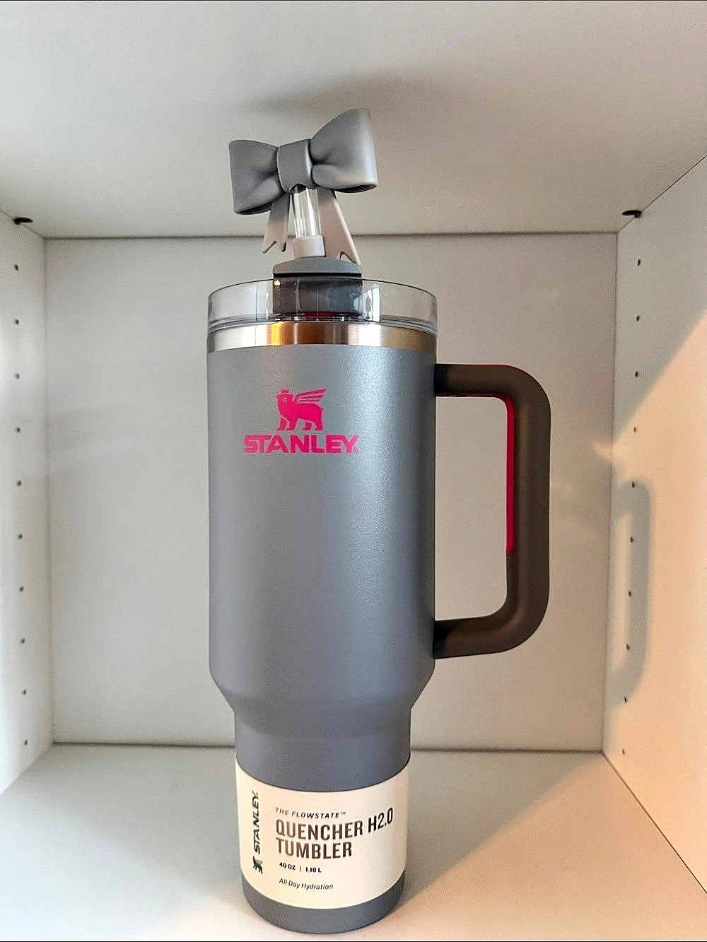 NWT Stanley Quencher H2.0 FlowState Tumbler Gray & Pink